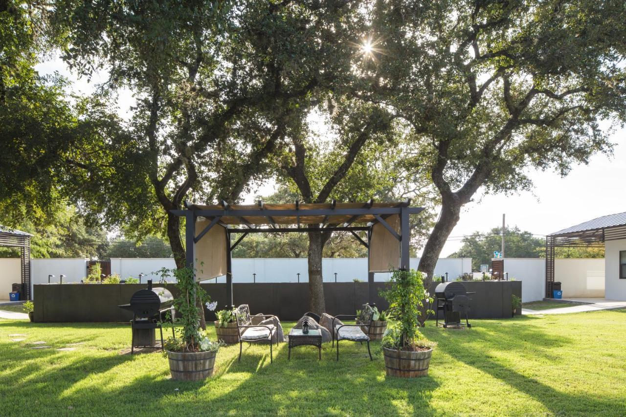 Hotel Flora And Fauna Wimberley Extérieur photo