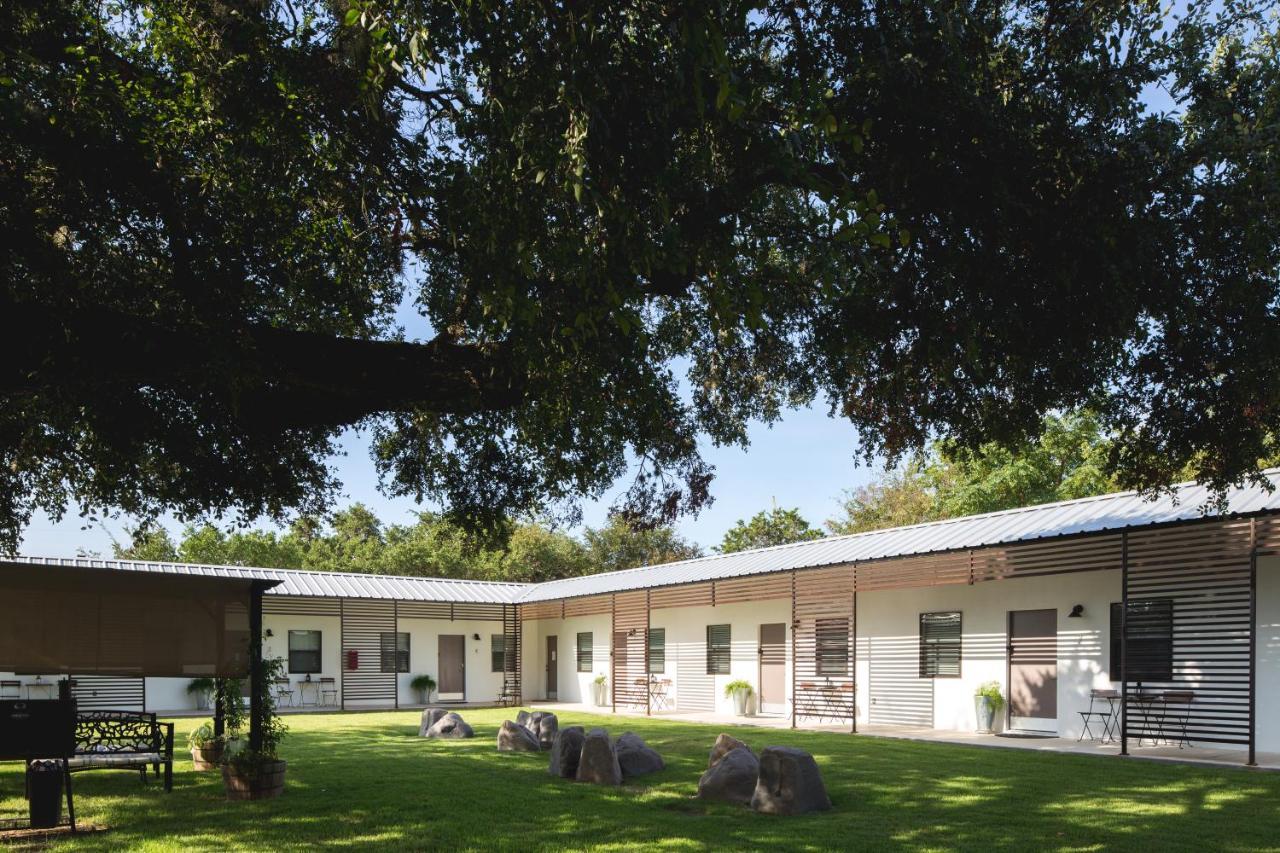 Hotel Flora And Fauna Wimberley Extérieur photo