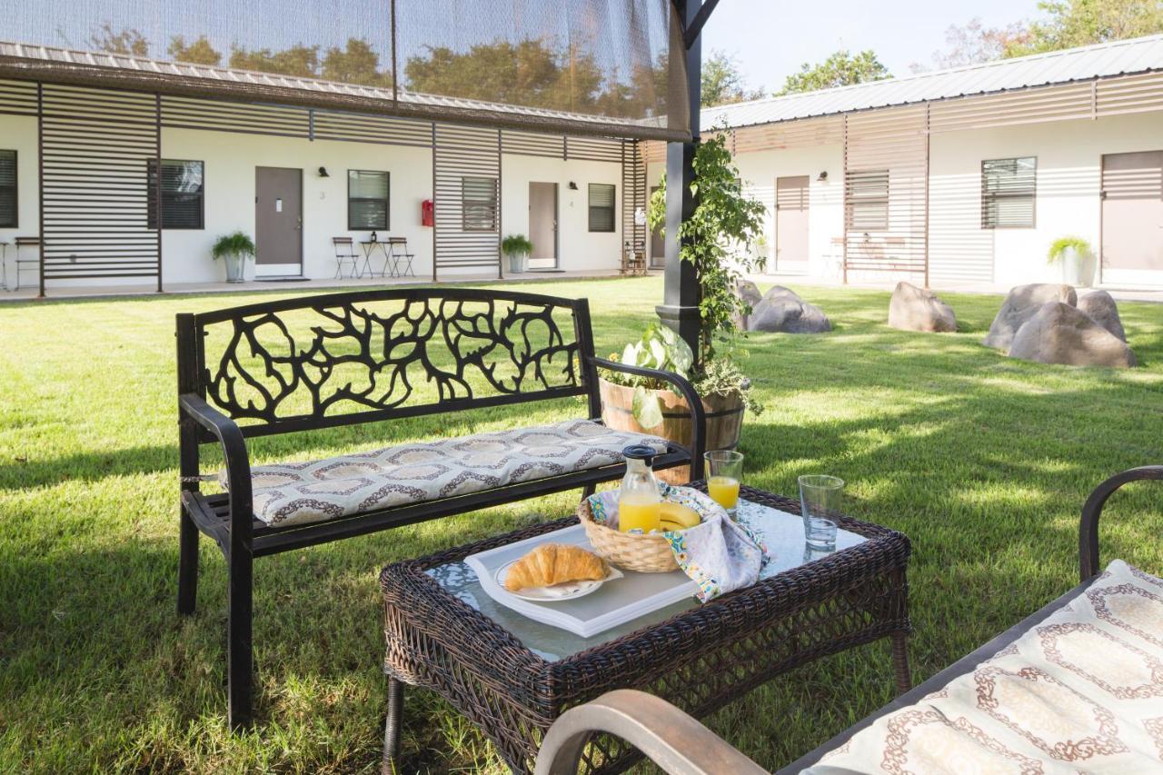 Hotel Flora And Fauna Wimberley Extérieur photo